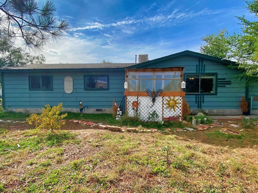 1106 Leonard Ave, Estancia, NM 87016 - photo 1