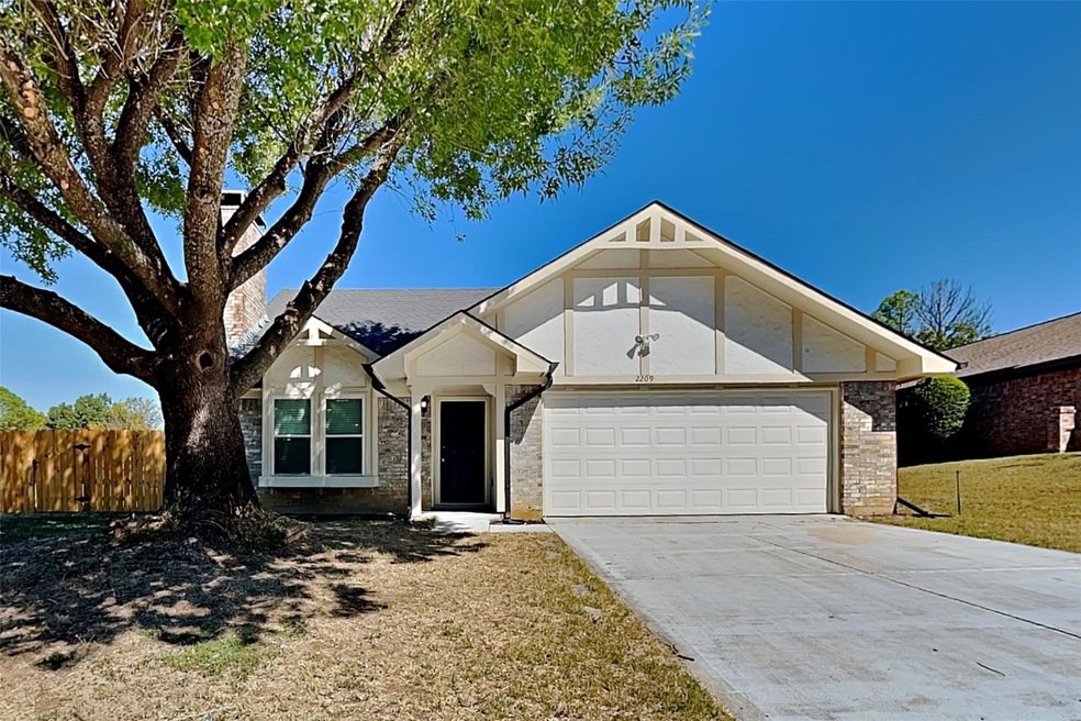 2209 Sequoia Ln, Bedford, TX 76021 - photo 1