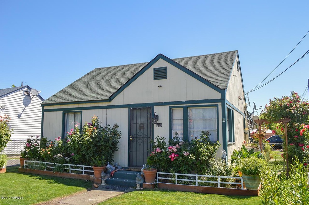 213 Custer Avenue - Yakima, WA 98902