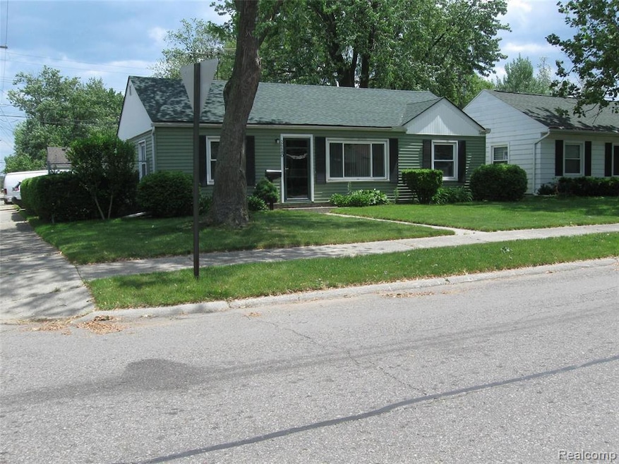 26680 Grandmont St, Roseville, MI 48066 - photo 1