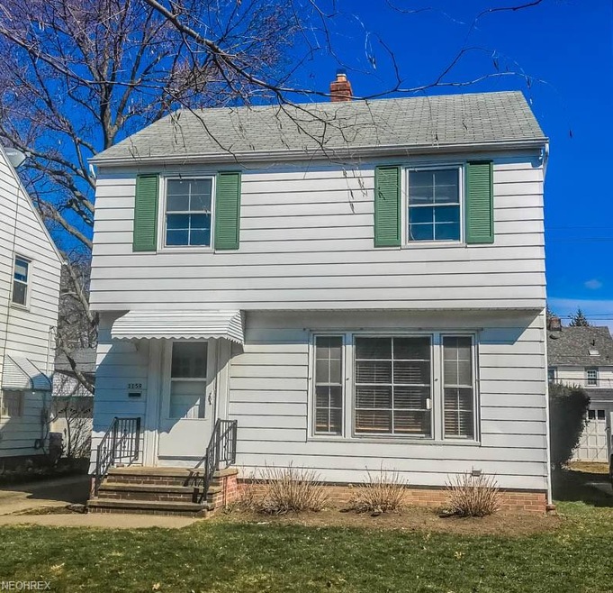 Beautiful 3 bedroom, 2 full bath colonial with a p