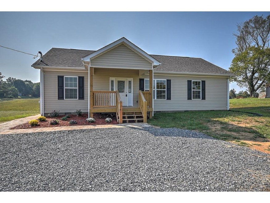 840 Lovelace Rd, Fall Branch, TN 37656 - photo 1