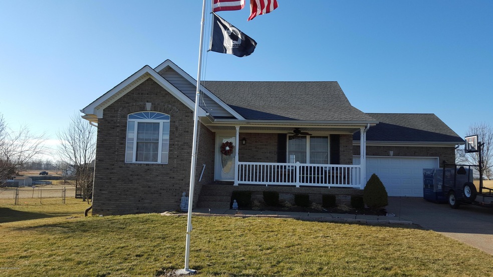 605 Forest Ridge Dr, Mount Washington, KY 40047 - photo 1