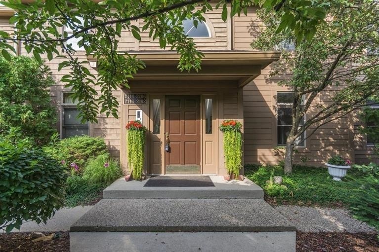 2102 Bent Trail Ct, Ann Arbor, MI 48108 - photo 1