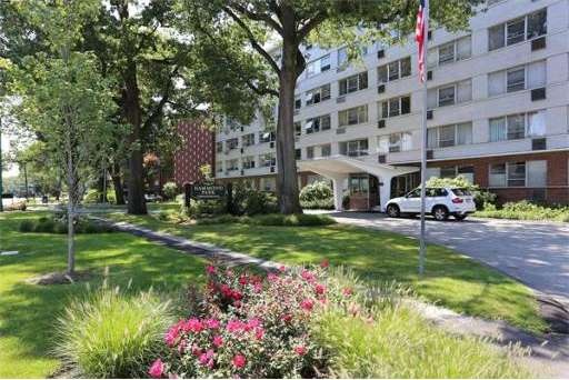Hammond Park Condominiums unit 607, Chestnut Hill, MA 02467 - photo 1