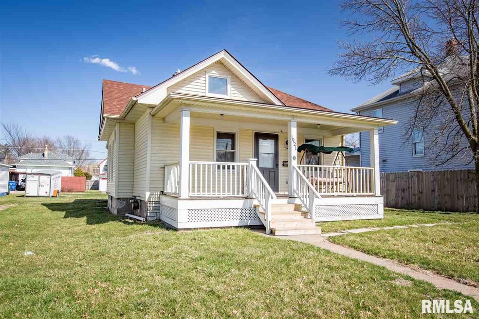 1921 Bridge Ave, Davenport, IA 52803 - photo 1