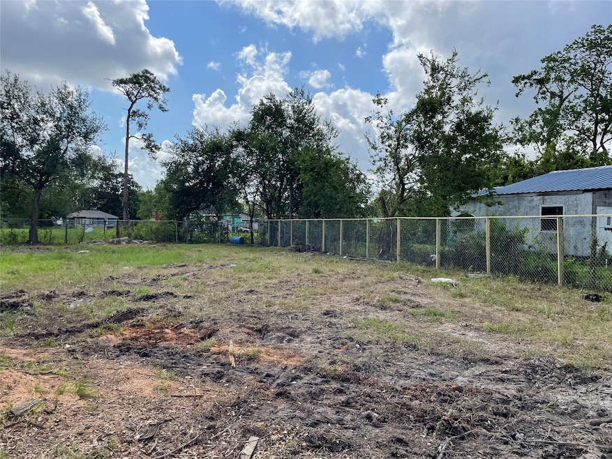 8614 Clarington St, Houston, TX 77016 - photo 1