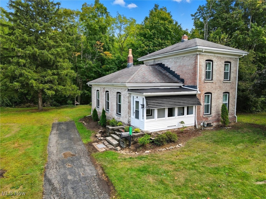 613 Sherman St, Geneva, OH 44041 - photo 1