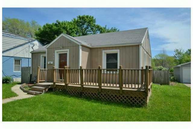 909 E 23rd St, Des Moines, IA 50317 - photo 1