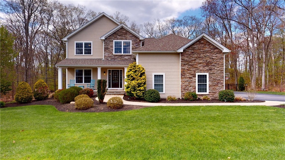 33 Crest Cir, Smithfield, RI 02917 - photo 1