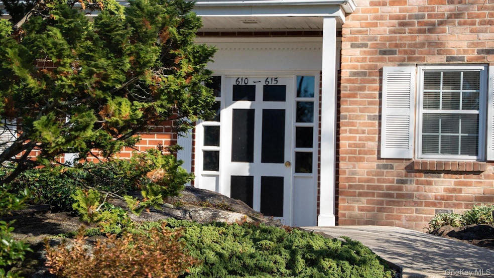 614 Woodland Hills Rd, White Plains, NY 10603 - photo 1