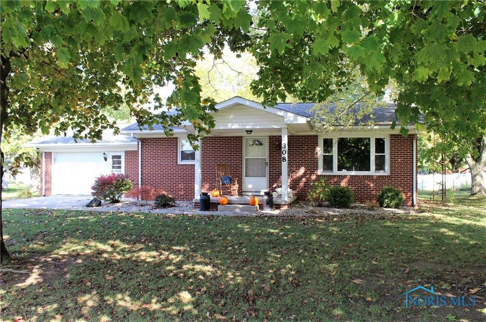 308 W Lutz Rd, Archbold, OH 43502 - photo 1