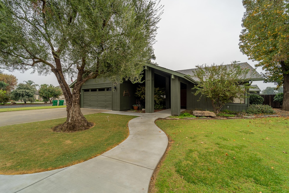 Pending $750,000 • Co-Listing Agent