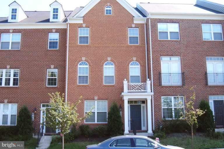 821 Hidden Marsh St, Gaithersburg, MD 20877 - photo 1