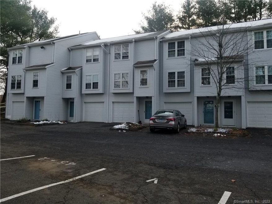 45 Deerwood Ln unit 5, Waterbury, CT 06704 - photo 1