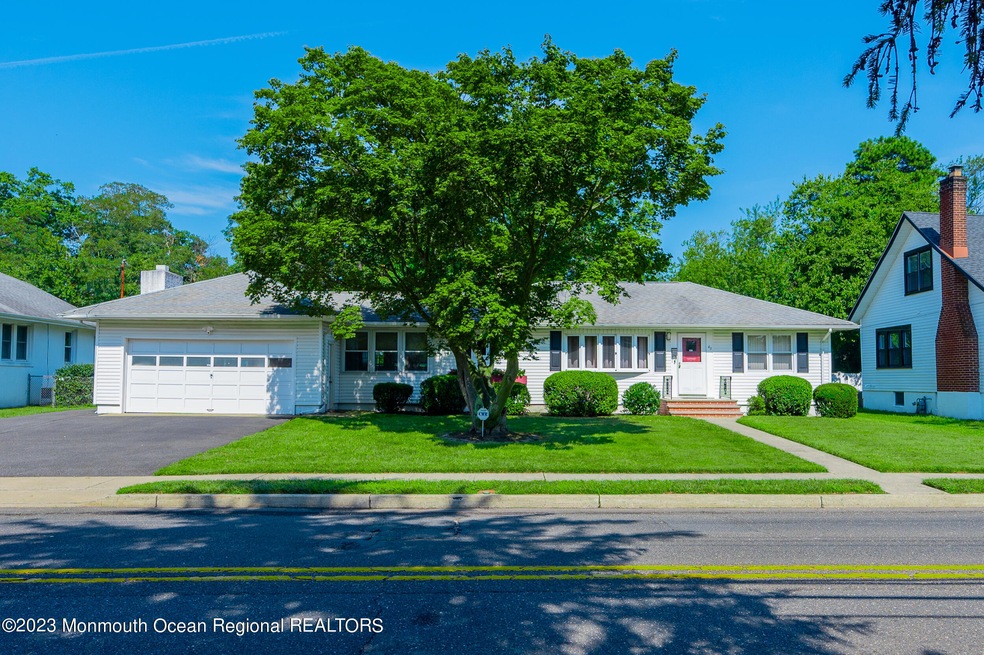 49 E End Ave