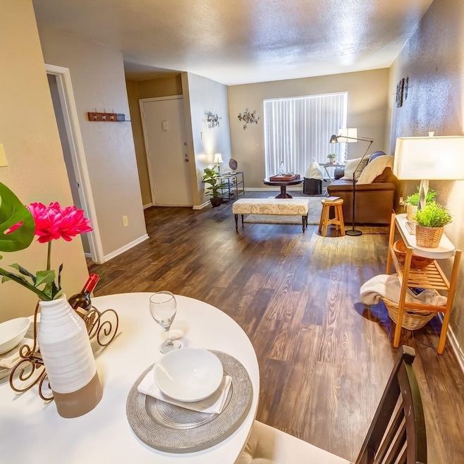 480 W Parker Rd unit 18, Houston, TX 77091 - photo 1