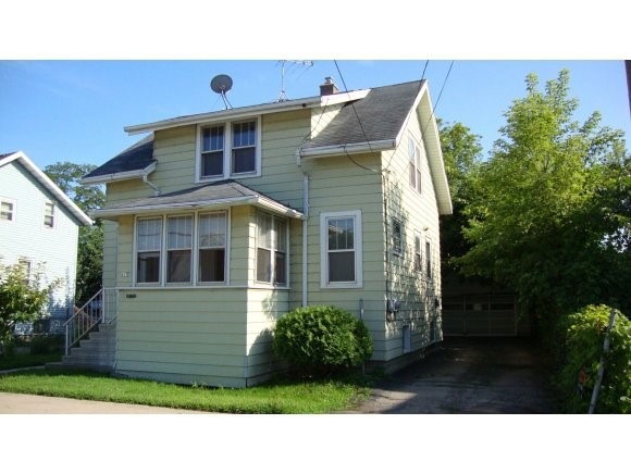 417 W 6th Ave, Oshkosh, WI 54902 - photo 1
