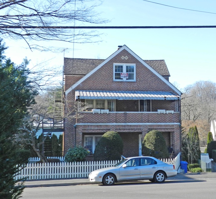 106 Pemberwick Rd unit 2, Greenwich, CT 06831 - photo 1