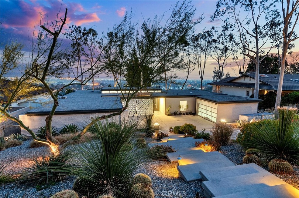 Sold $900,000 • Co-Listing Agent