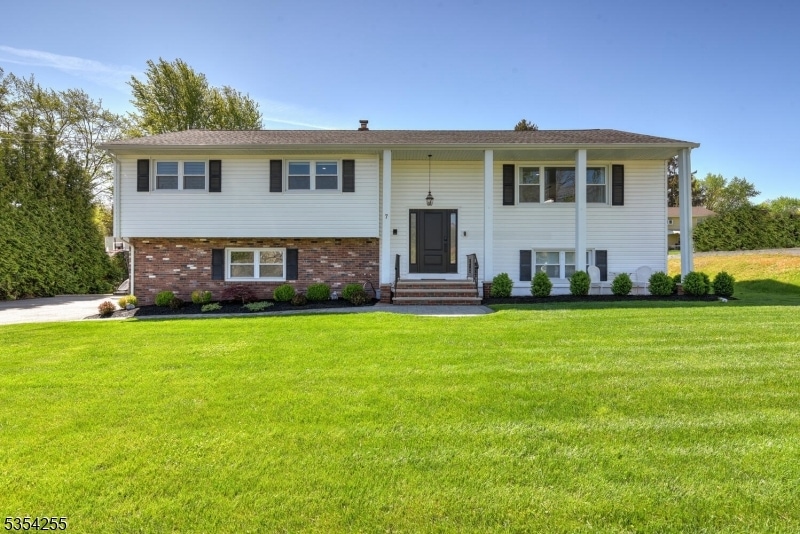 7 King Ct, Wayne, NJ 07470 - photo 1