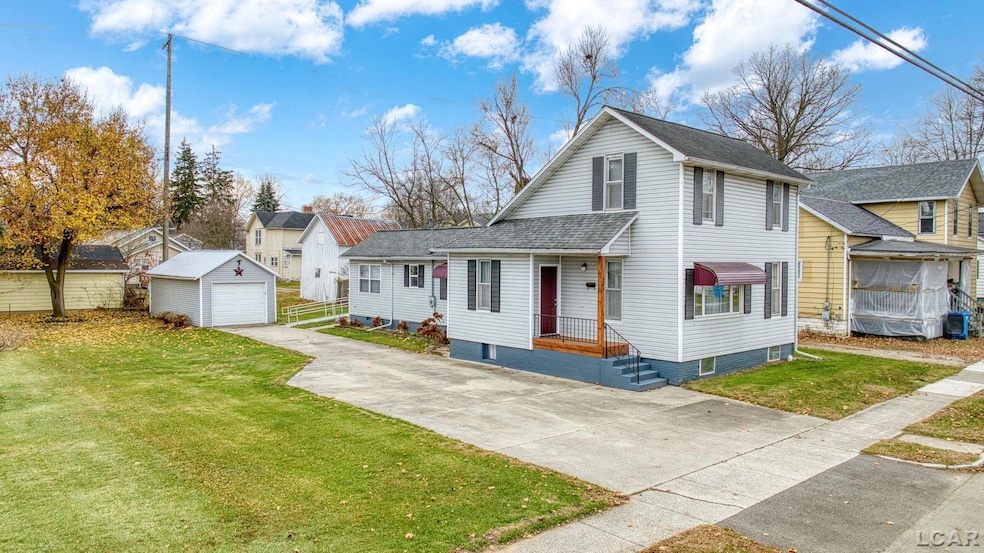 202 E Locust St, Morenci, MI 49256 - photo 1