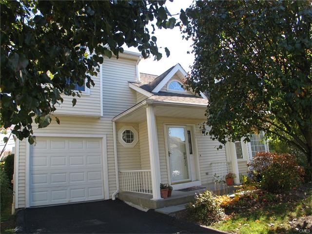 596 Glenbrook Rd unit 22, Stamford, CT 06906 - photo 1