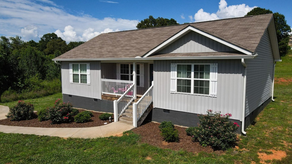 104 Heatherly Ln, Chatsworth, GA 30705 - photo 1