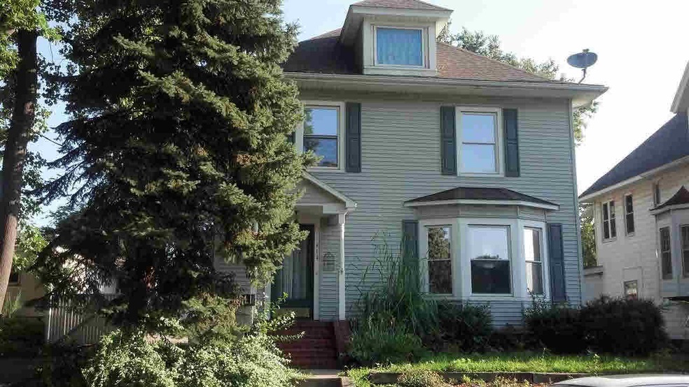 812 E Main St, Washington, IN 47501 - photo 1