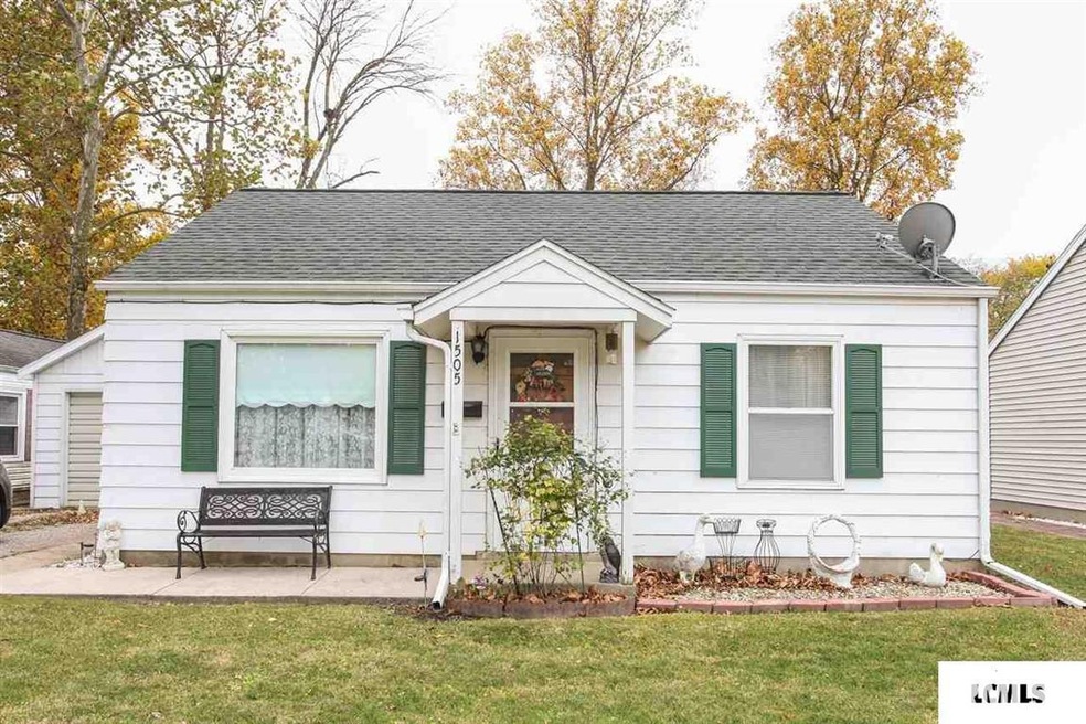 1505 Pulaski St, Lincoln, IL 62656 - photo 1