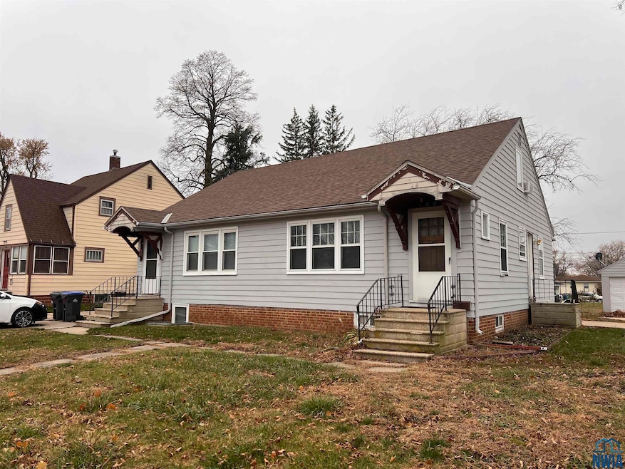 1006 & 1008 Lake Ave, Storm Lake, IA 50588 - photo 1