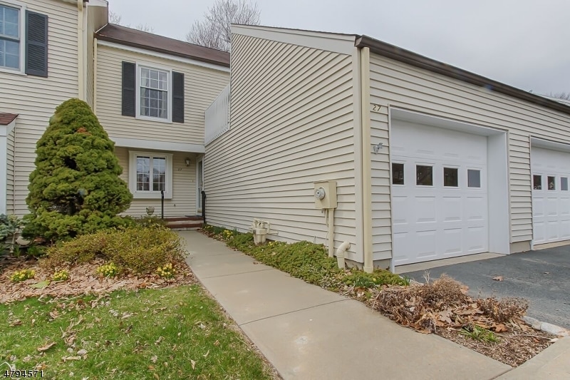 27 Galway Dr, Mendham, NJ 07945 - photo 1