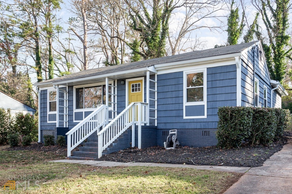 Beautifully Updated Bungalow!