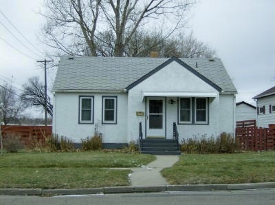 Front of Home<|><|>