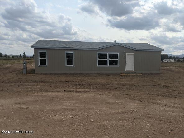 425 W Antelope Run Rd, Paulden, AZ 86334 - photo 1