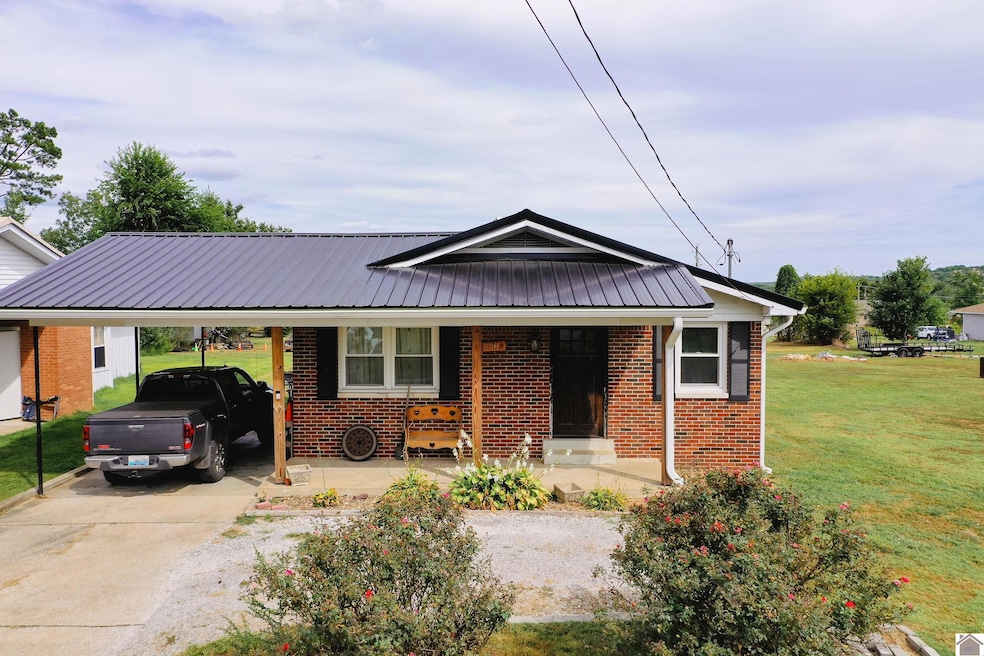 508 E Walnut St, Dawson Springs, KY 42408 - photo 1