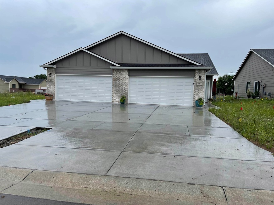 121 & 123 E Santa fe Cir, Mulvane, KS 67110 - photo 1