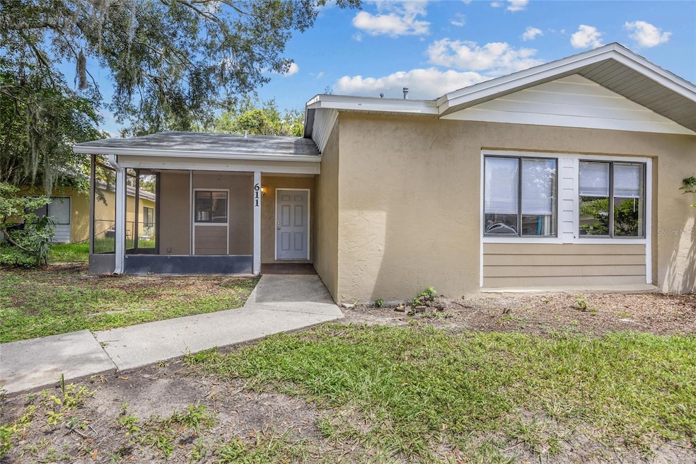 611 SW 3rd St, Gainesville, FL 32601 - photo 1