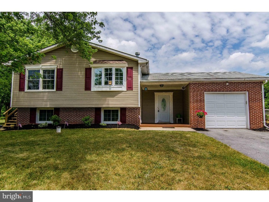 27 Thompson Dr, Boyertown, PA 19512 - photo 1