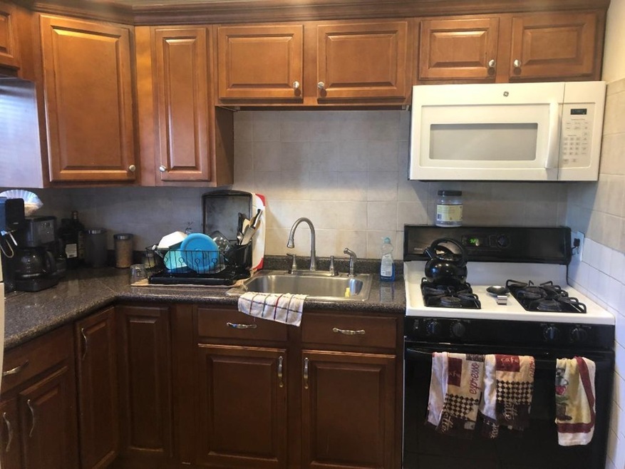 21 Bloomingdale St unit 1, Chelsea, MA 02150 - photo 1