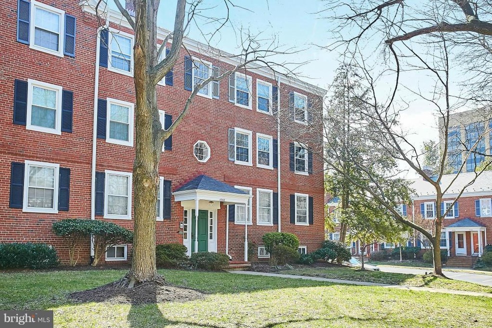 4902 29th Rd S unit C2, Arlington, VA 22206 - photo 1