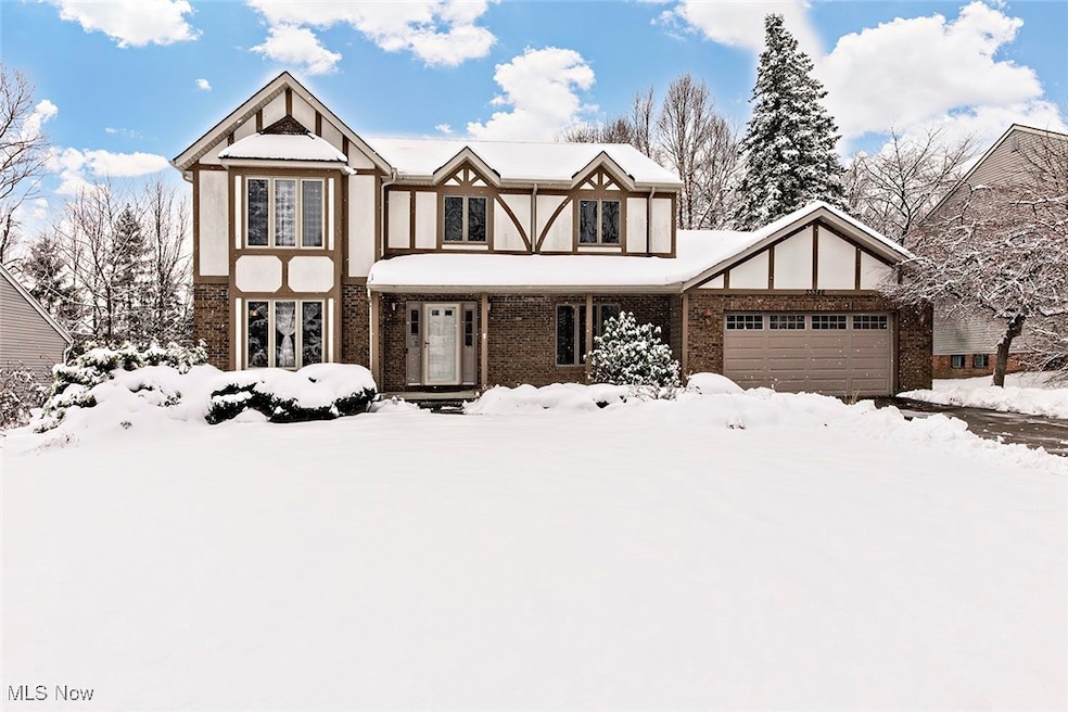 33346 Lisa Ln, Solon, OH 44139 - photo 1