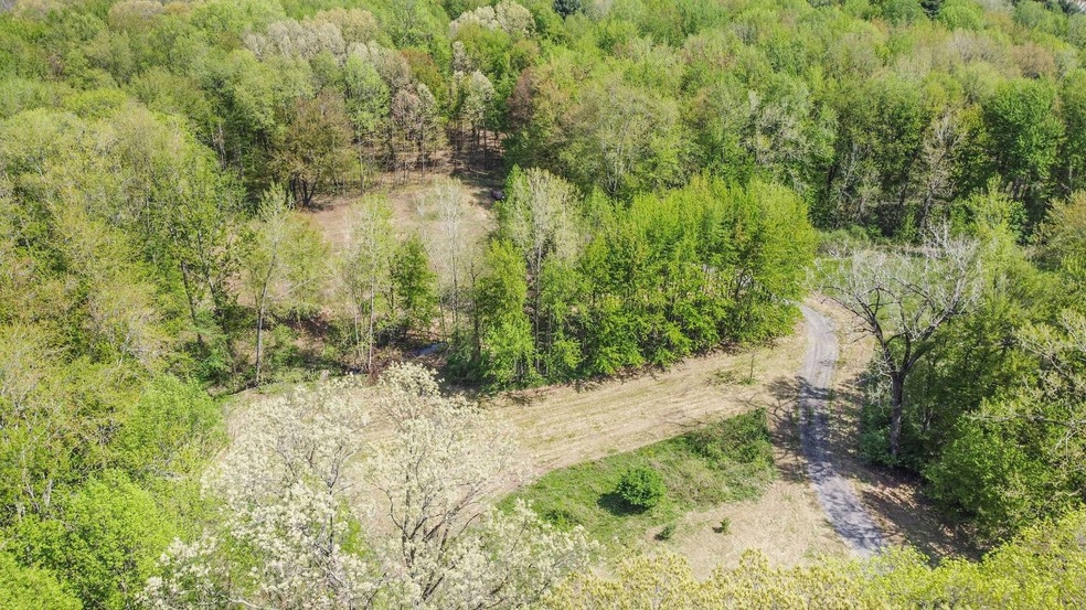 1131 E 800 N, La Porte, IN 46350 - photo 1