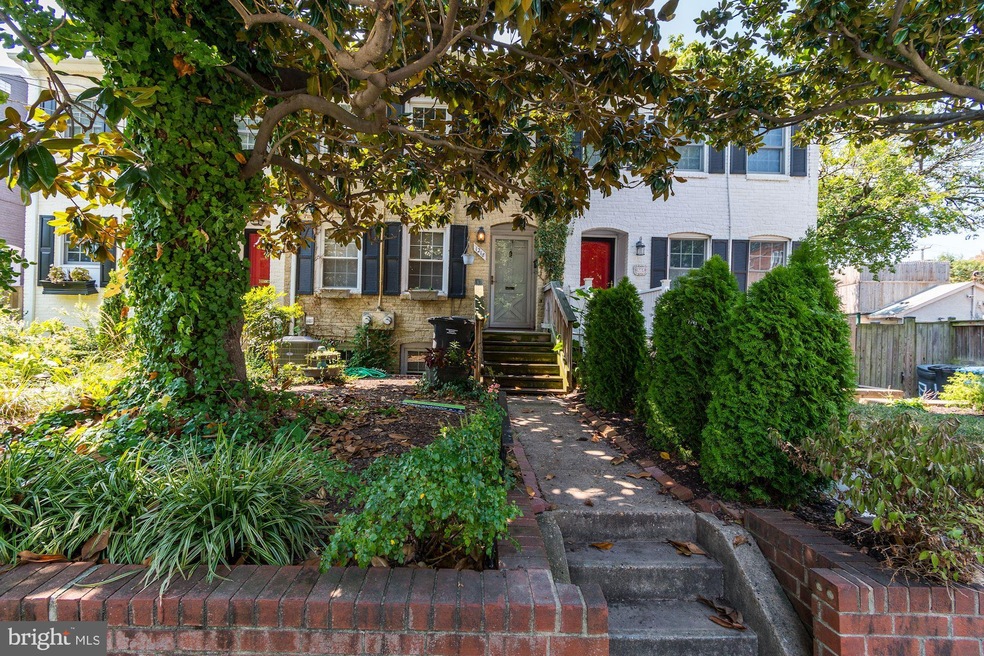 1218 Portner Rd, Alexandria, VA 22314 - photo 1