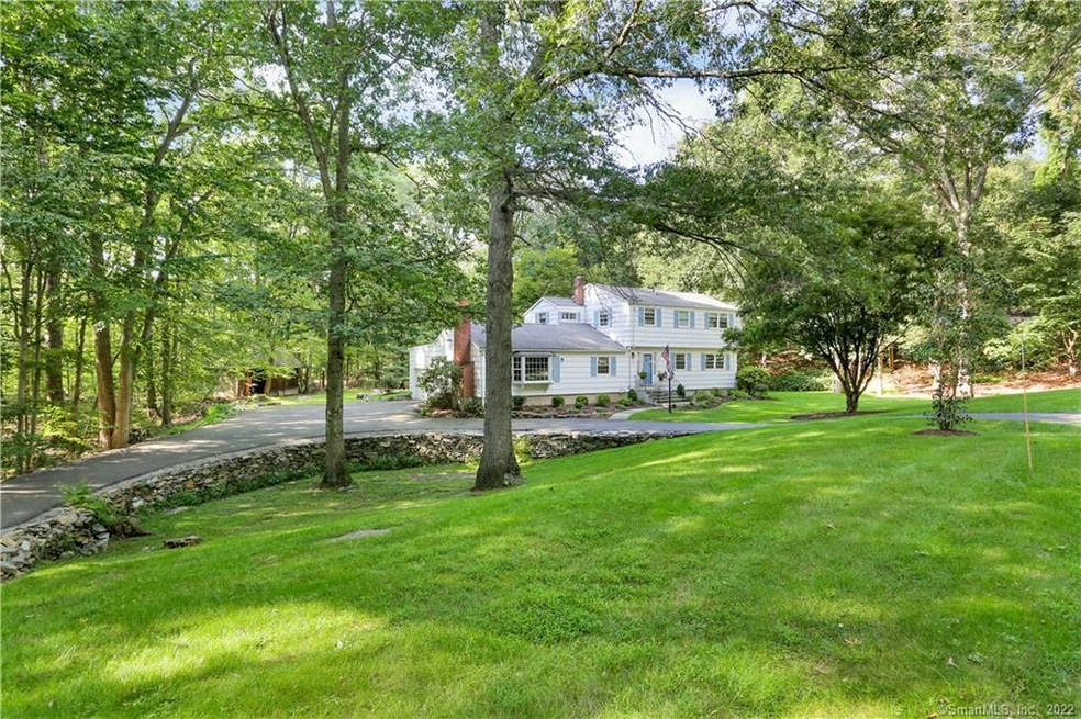 391 Papurah Rd, Fairfield, CT 06825 - photo 1