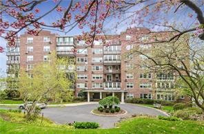 3 Washington Square unit 3C, Larchmont, NY 10538 - photo 1