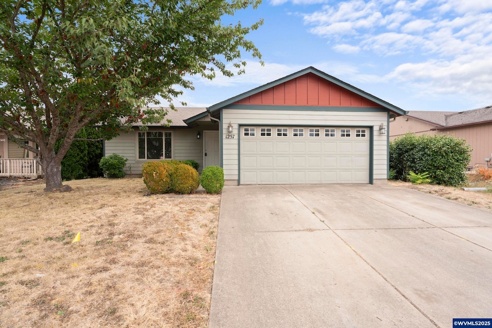 1257 Linden Ct, Sweet Home, OR 97386 - photo 1