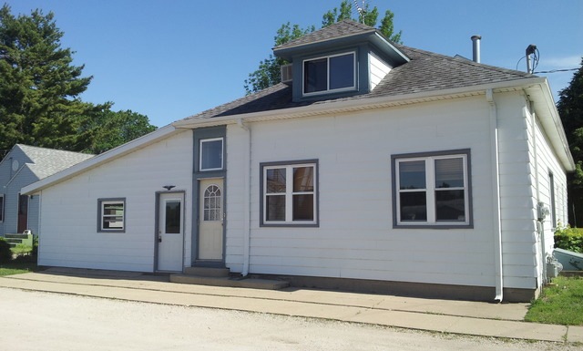 301 E 1st St unit EAST, Cedar Point, IL 61316 - photo 1