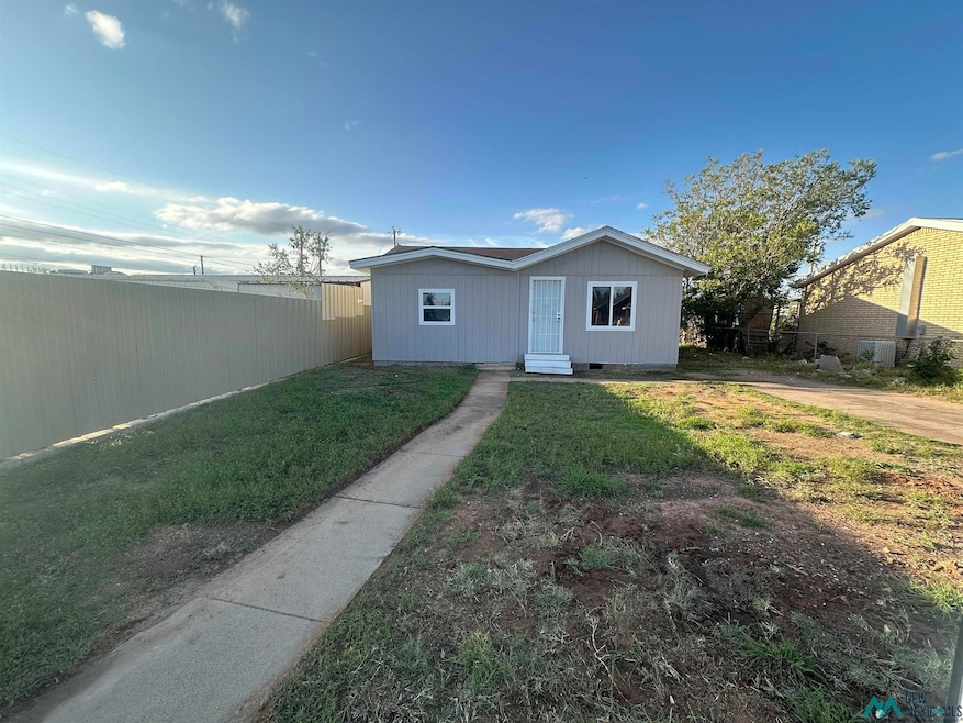 1604 E Dunn St, Hobbs, NM 88240 - photo 1