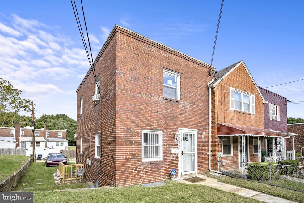 4025 1st St SW, Washington, DC 20032 - photo 1
